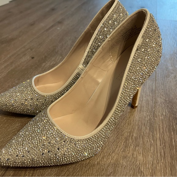 Sparkly Rhinestone Covered Pumps (Size 8) - Picture 2 of 8